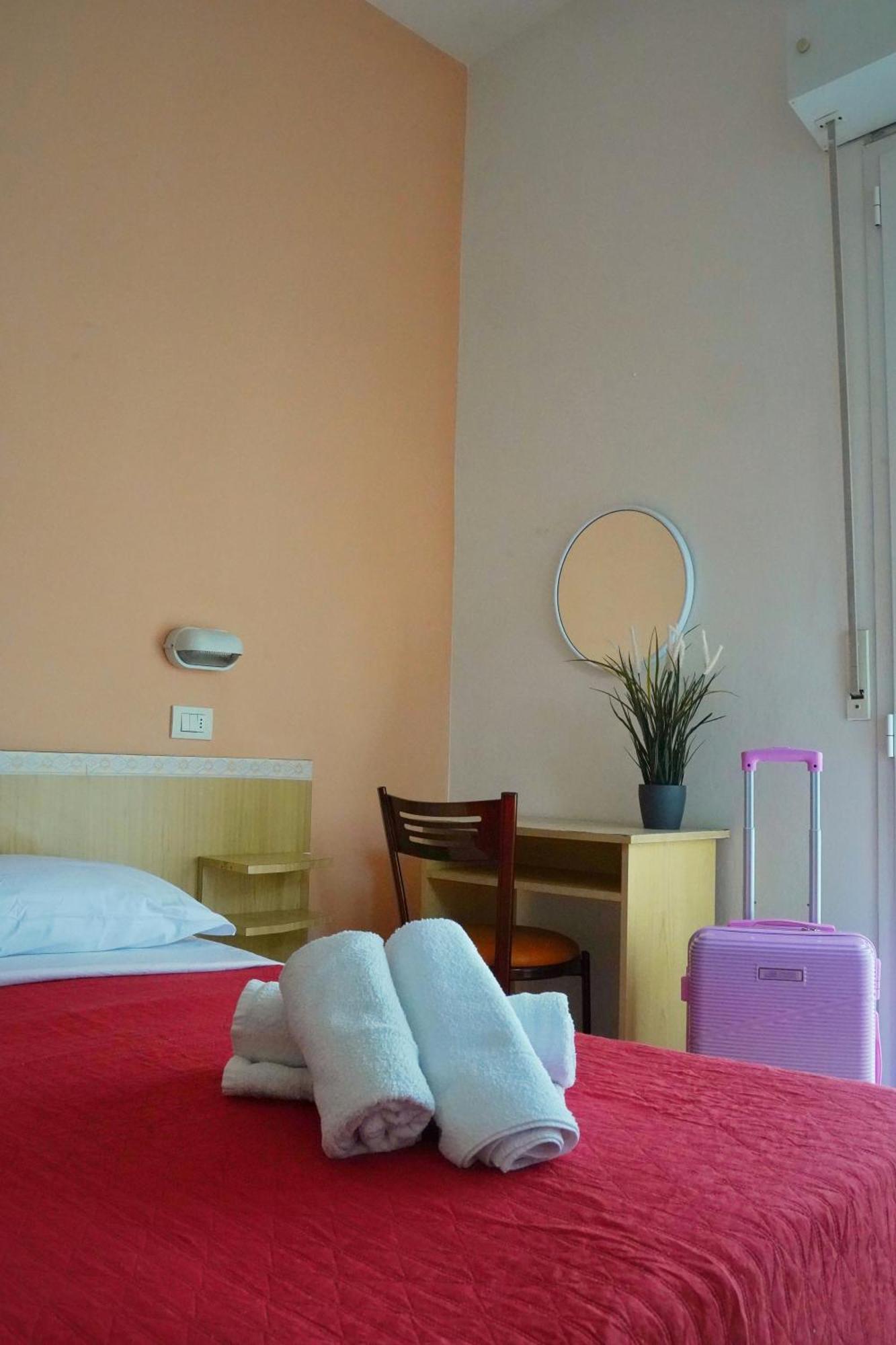 Hotel Malibu Mare Римини Экстерьер фото