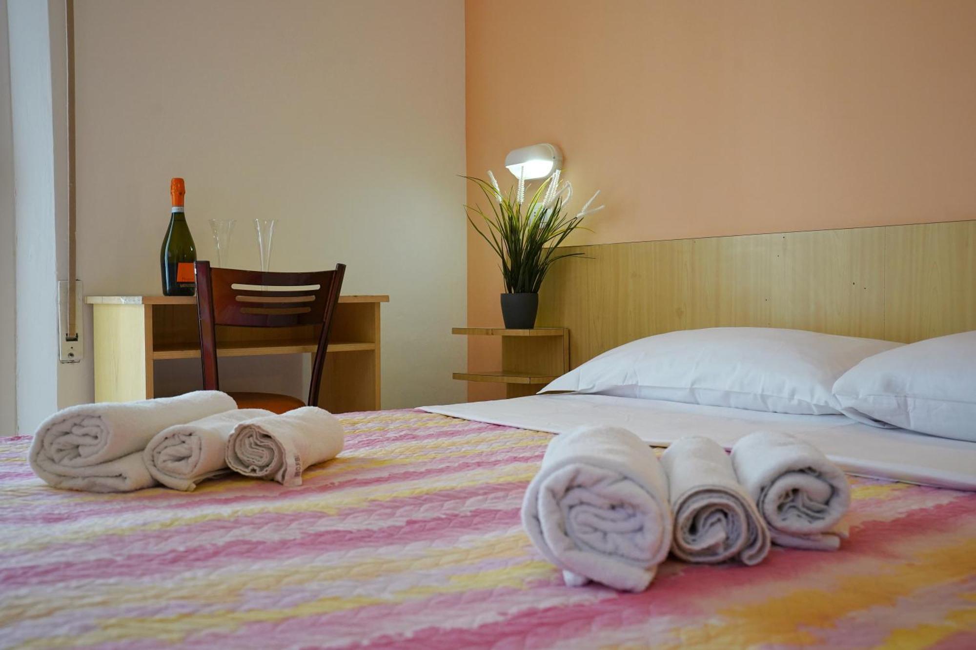 Hotel Malibu Mare Римини Экстерьер фото