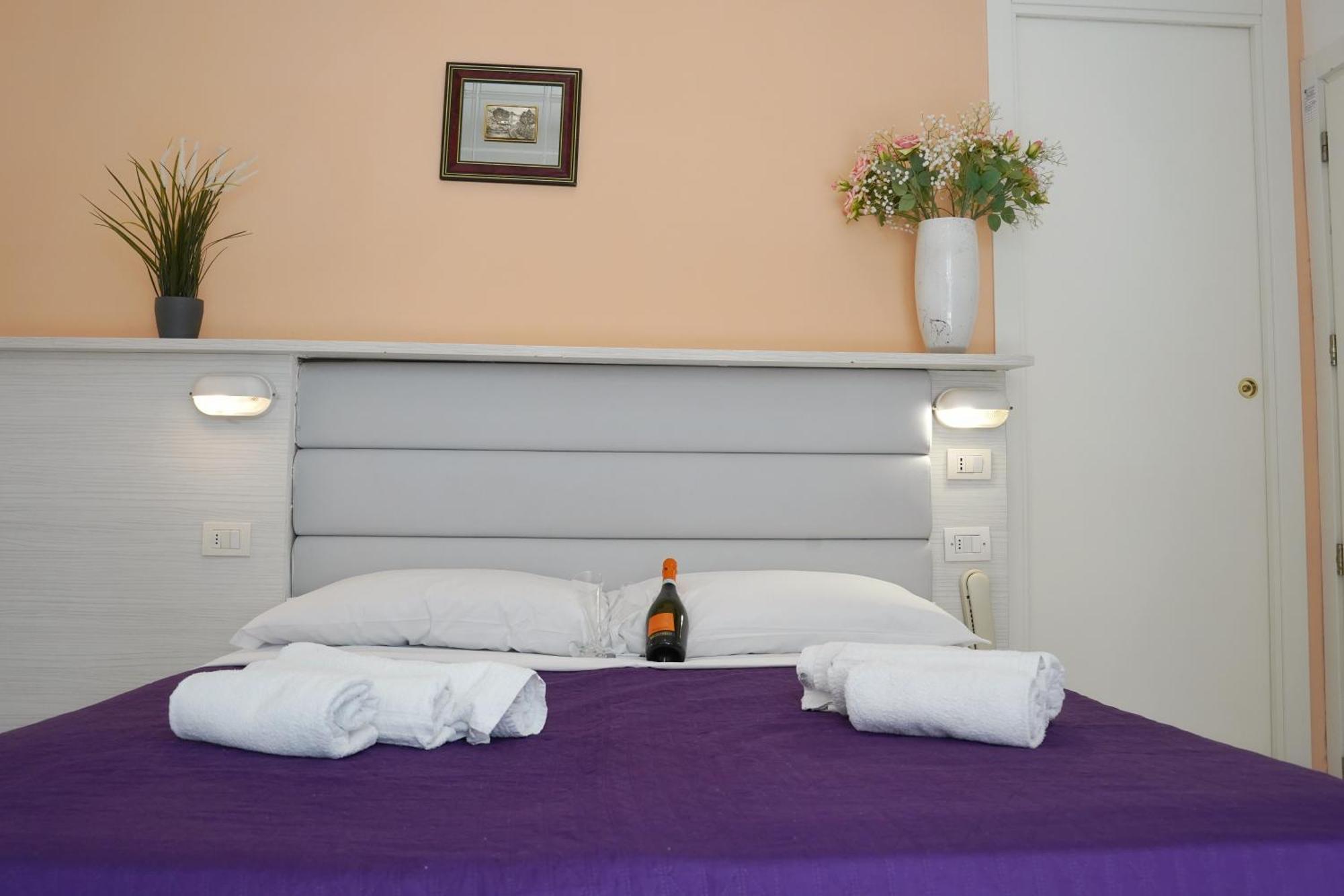Hotel Malibu Mare Римини Экстерьер фото