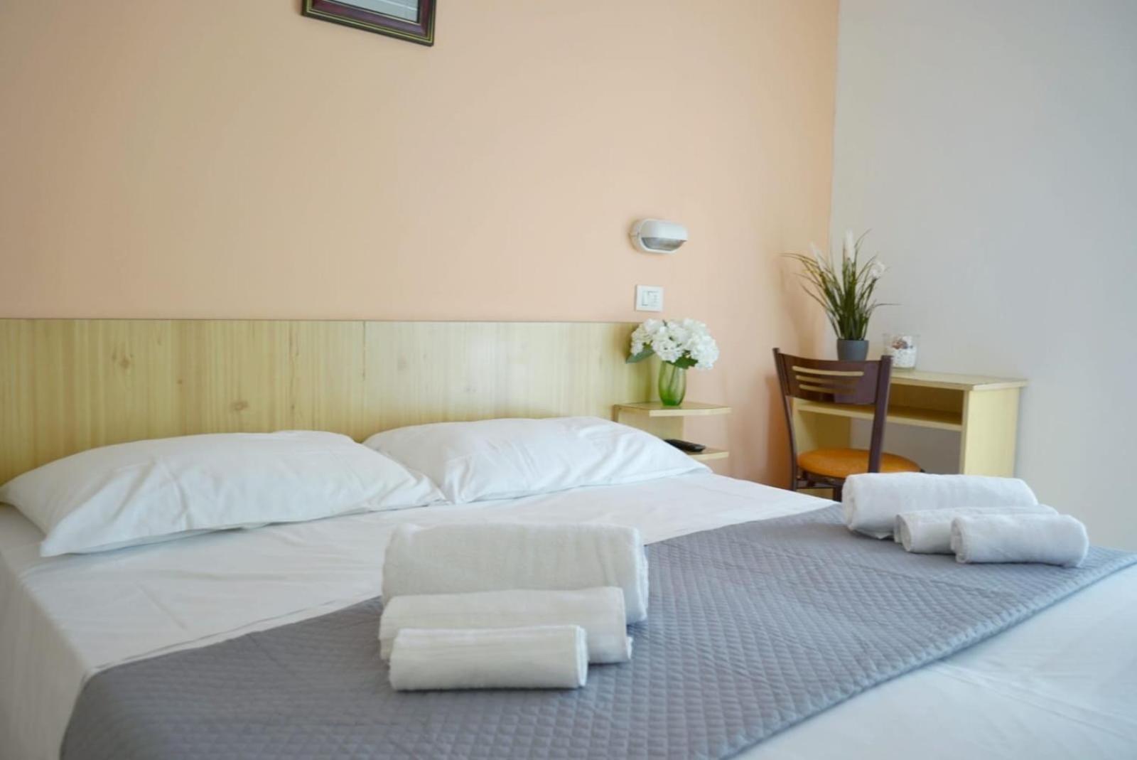 Hotel Malibu Mare Римини Экстерьер фото